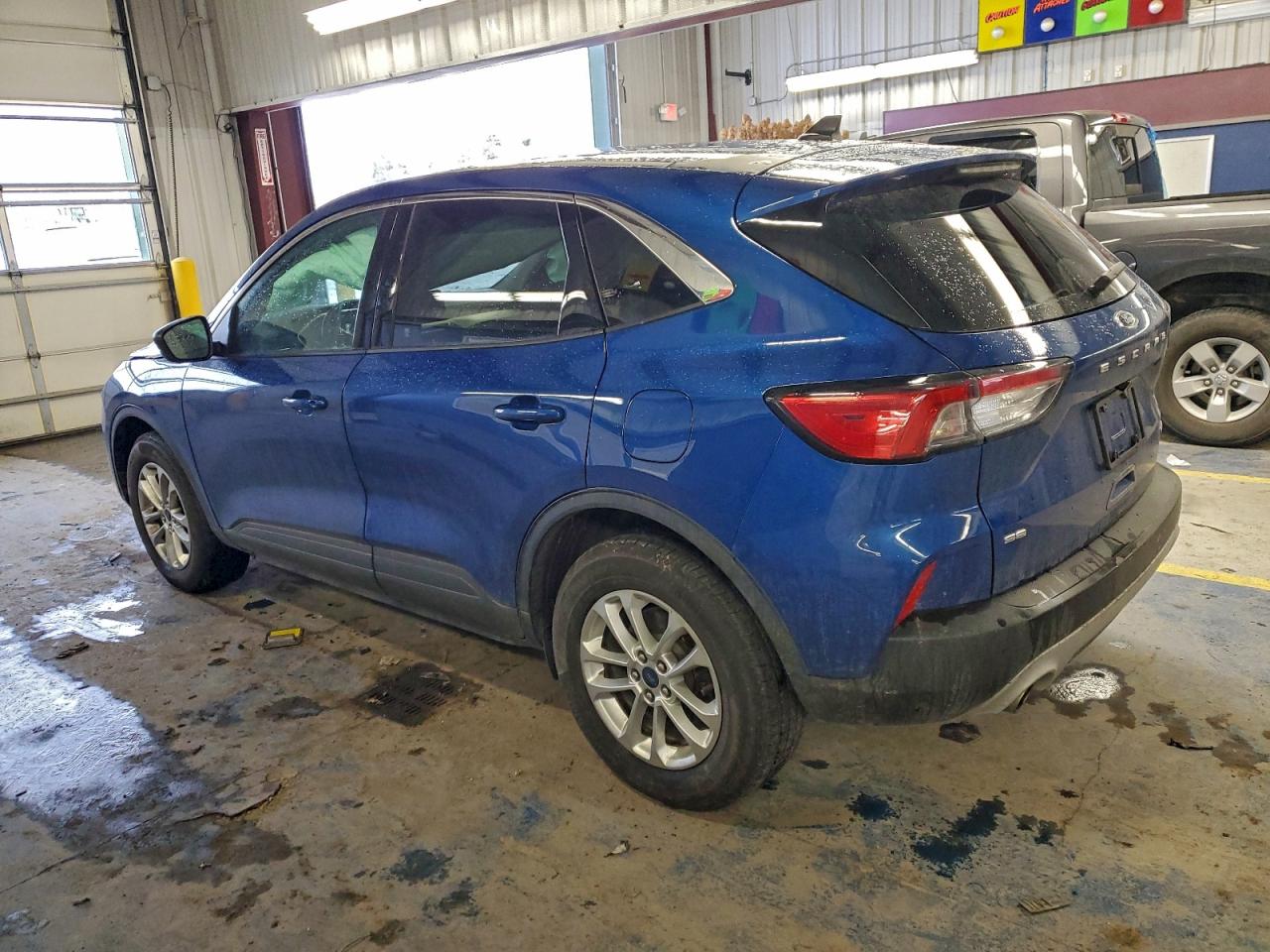 2022 FORD ESCAPE SE photo 2