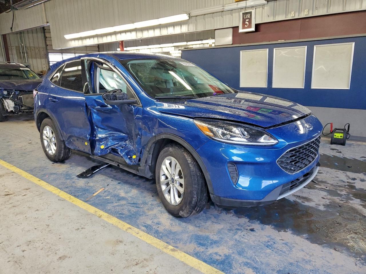 2022 FORD ESCAPE SE photo 4