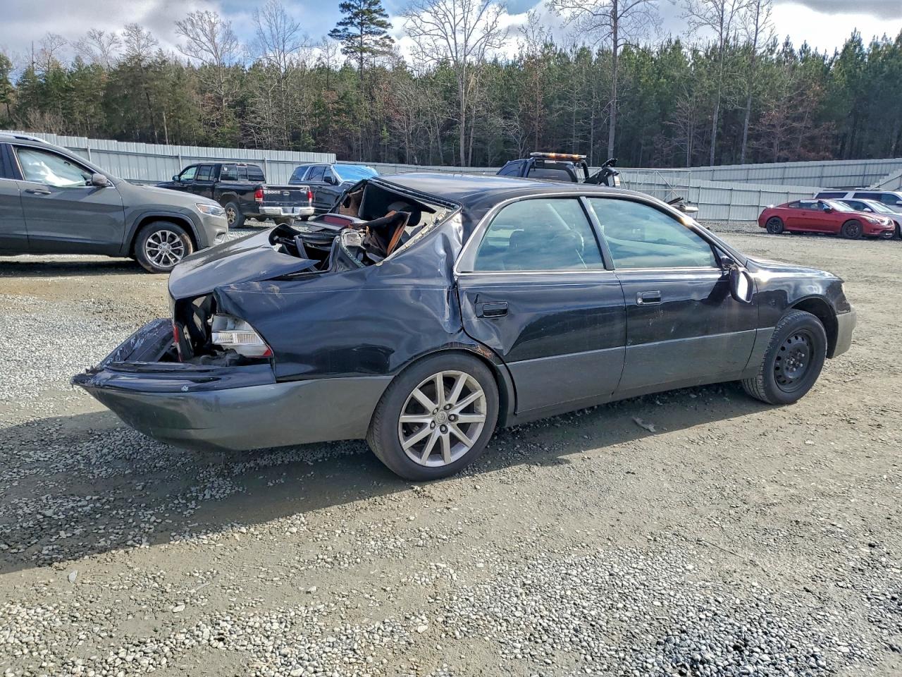 1998 LEXUS ES 300 photo 3