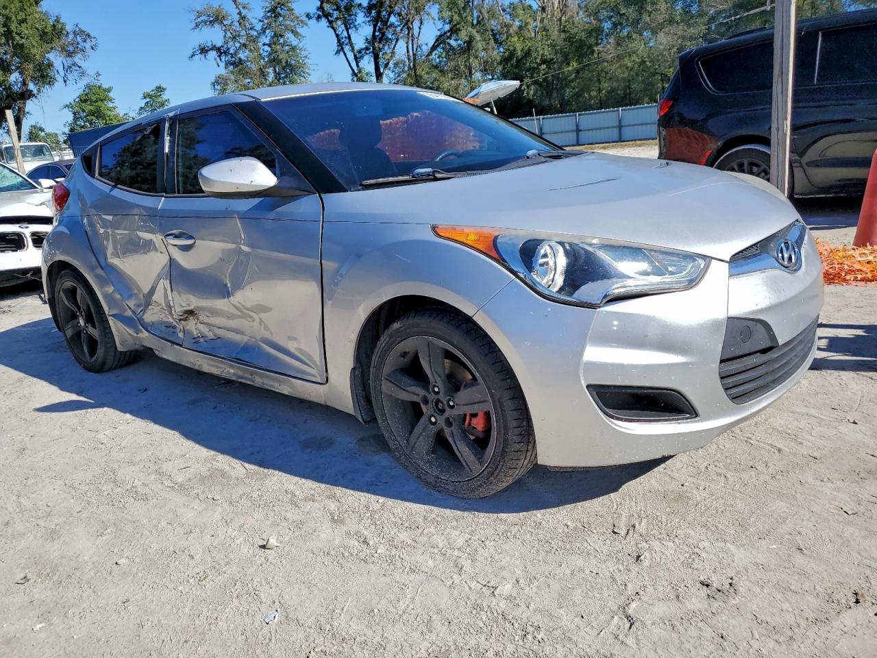 2015 HYUNDAI VELOSTER photo 7