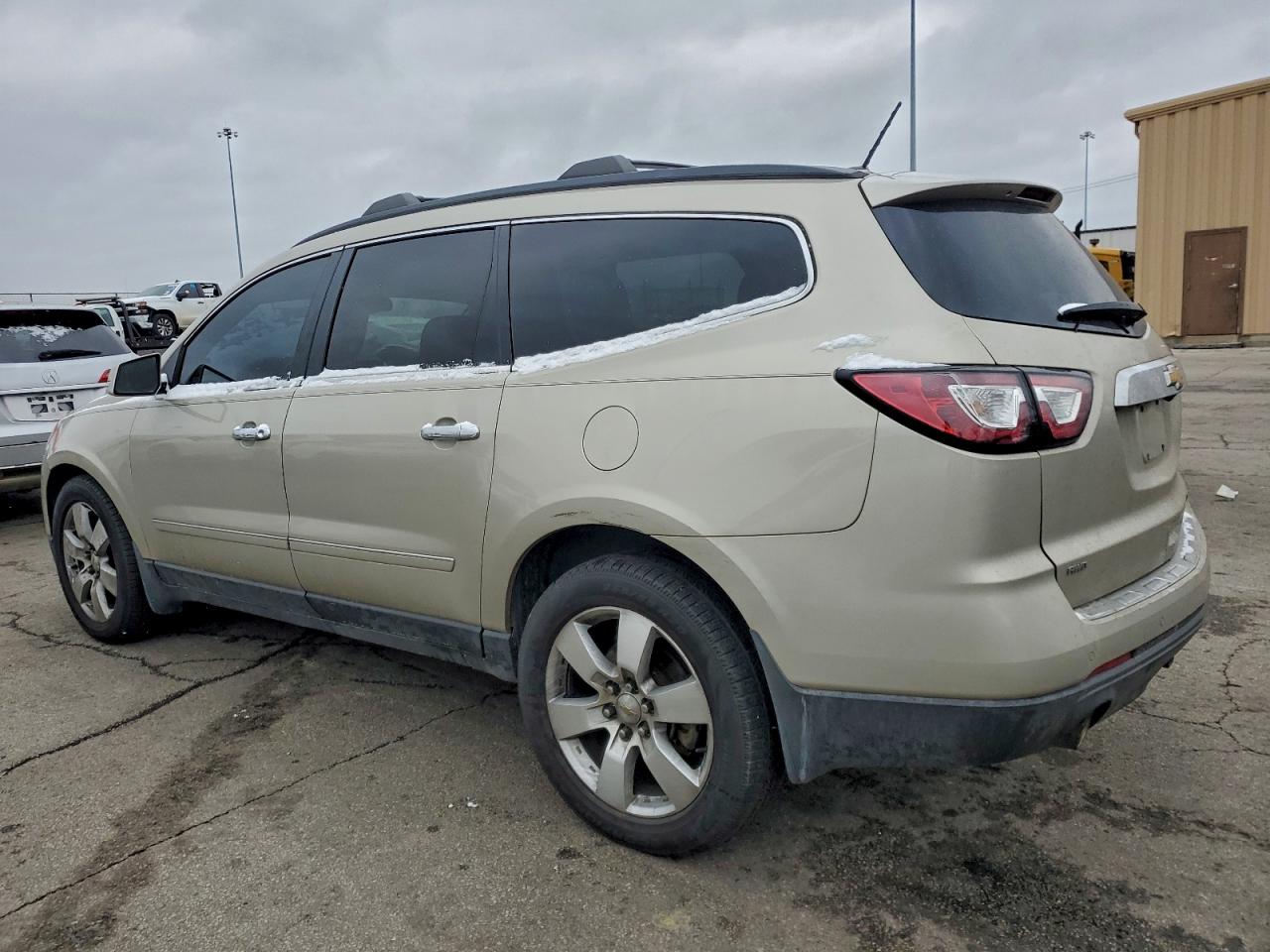 2014 CHEVROLET TRAVERSE LTZ photo 2