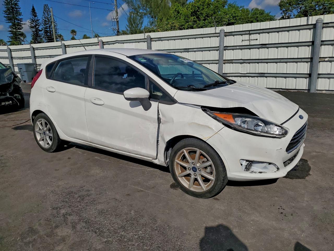 2019 FORD FIESTA SE photo 4
