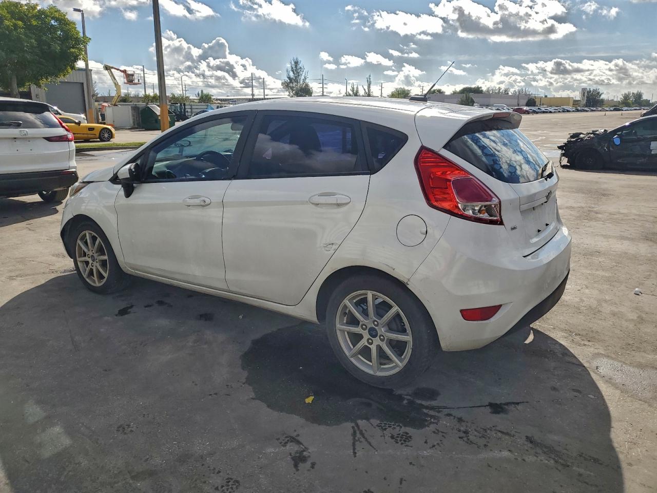 2019 FORD FIESTA SE photo 2
