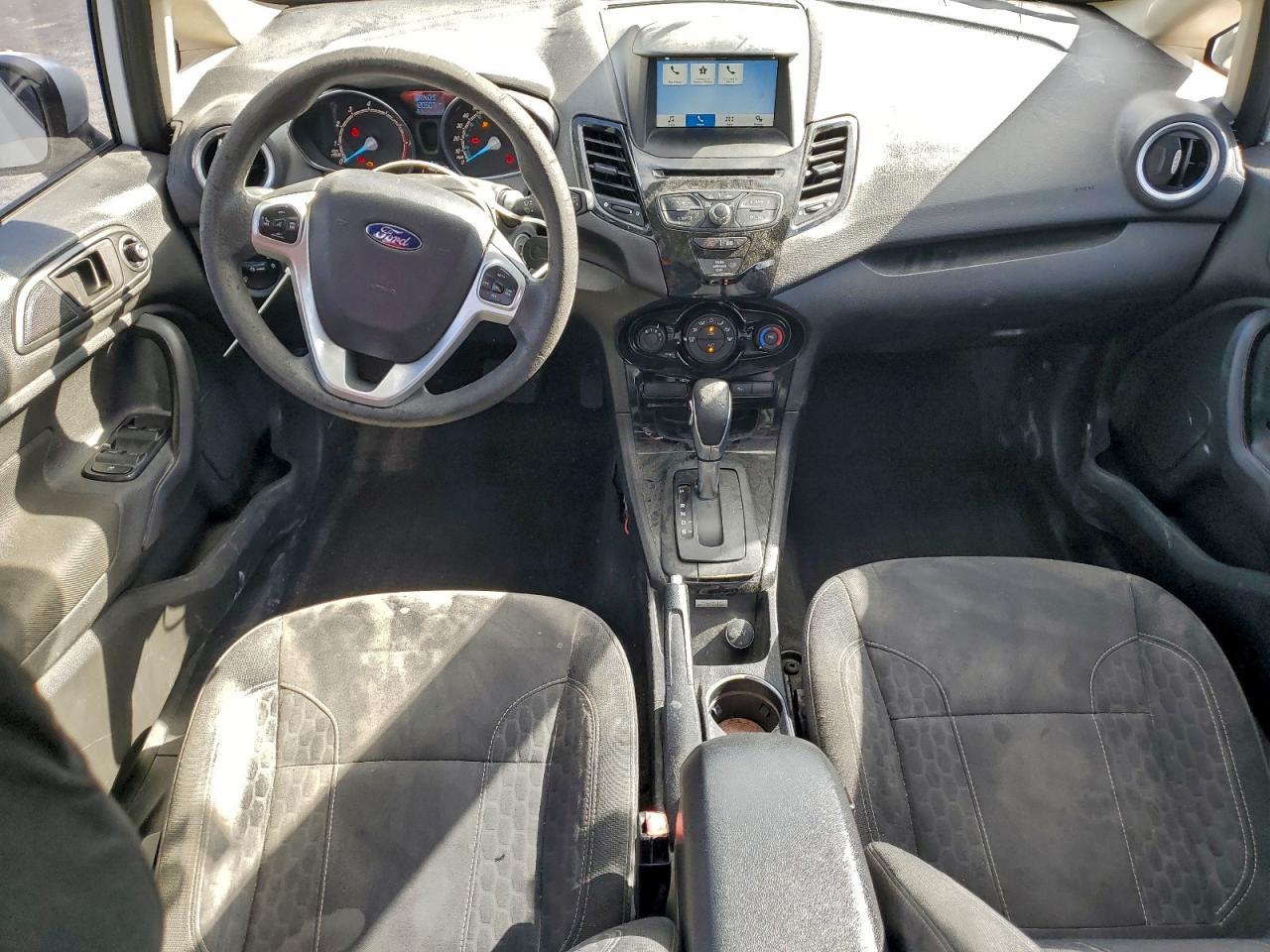2019 FORD FIESTA SE photo 8