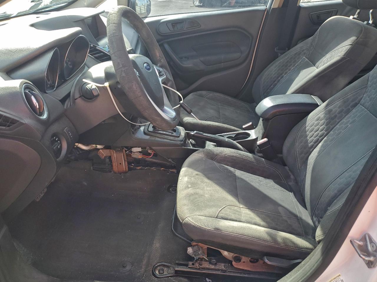 2019 FORD FIESTA SE photo 7