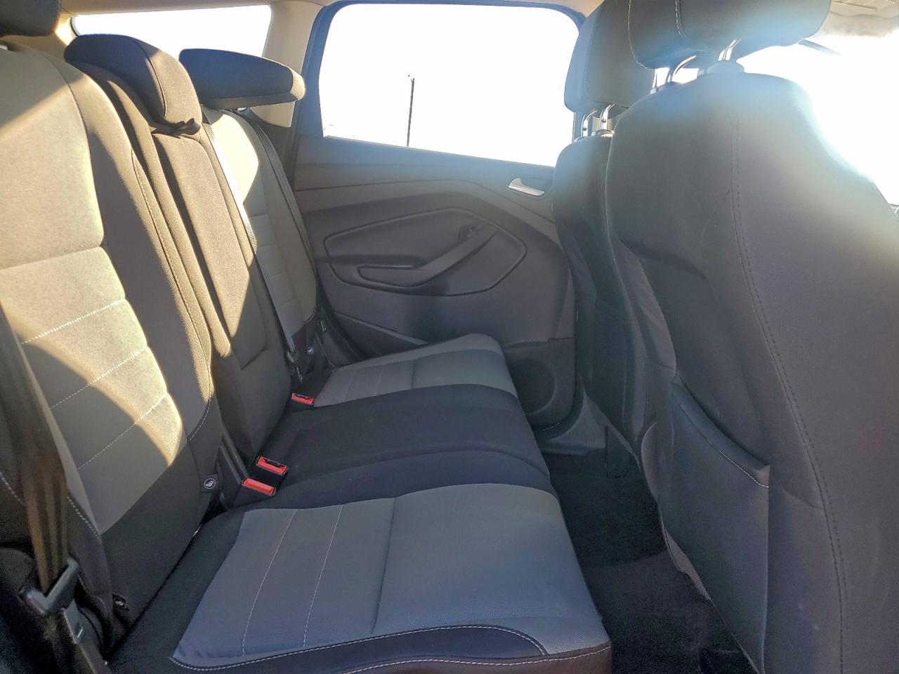 2016 FORD ESCAPE SE photo 11