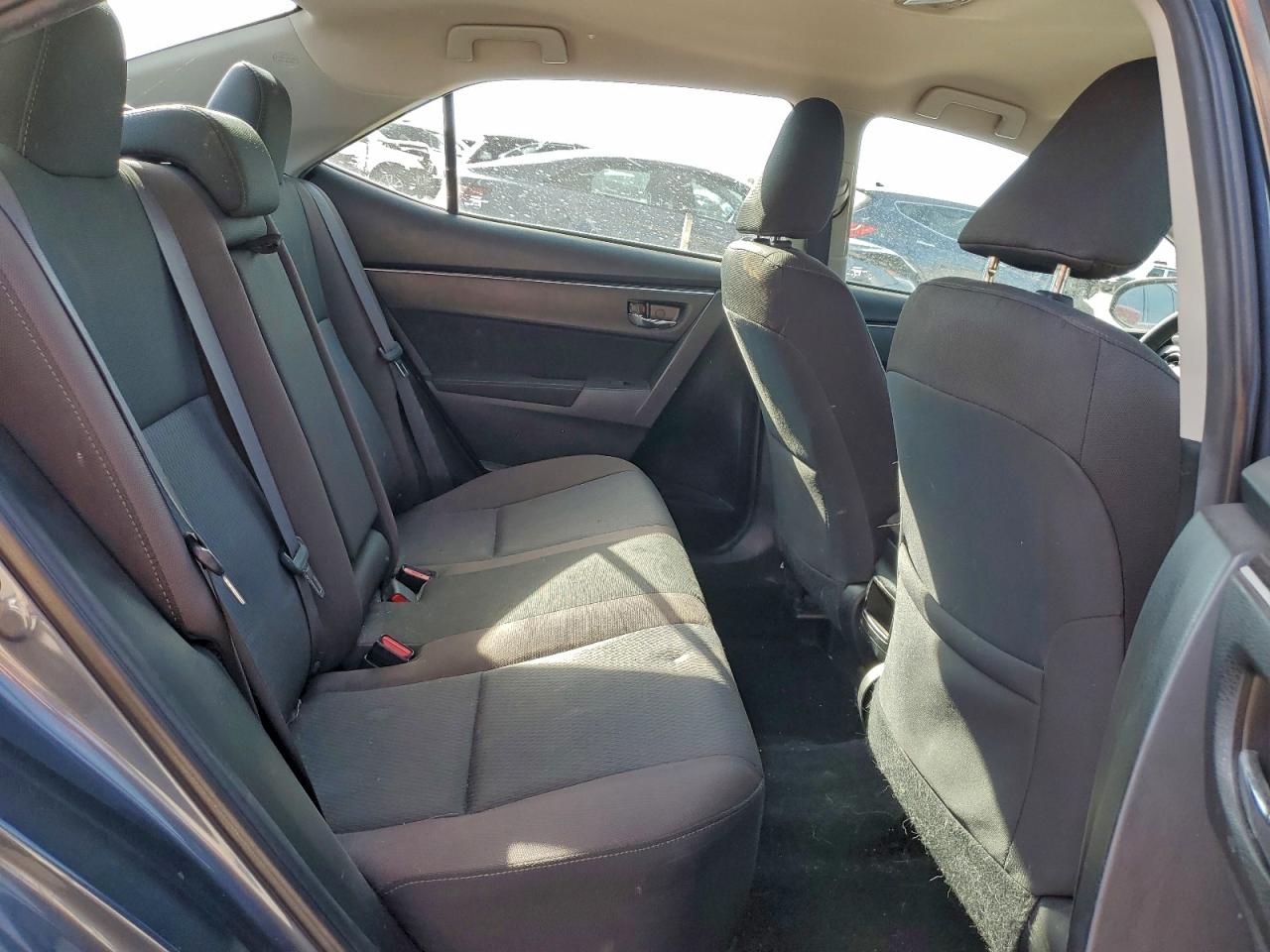 2019 TOYOTA COROLLA L photo 10