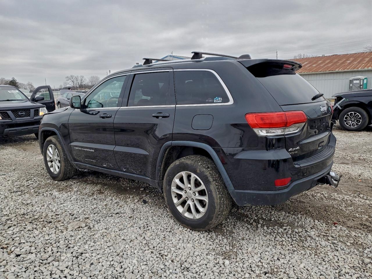 2015 JEEP GRAND CHEROKEE LAREDO photo 2