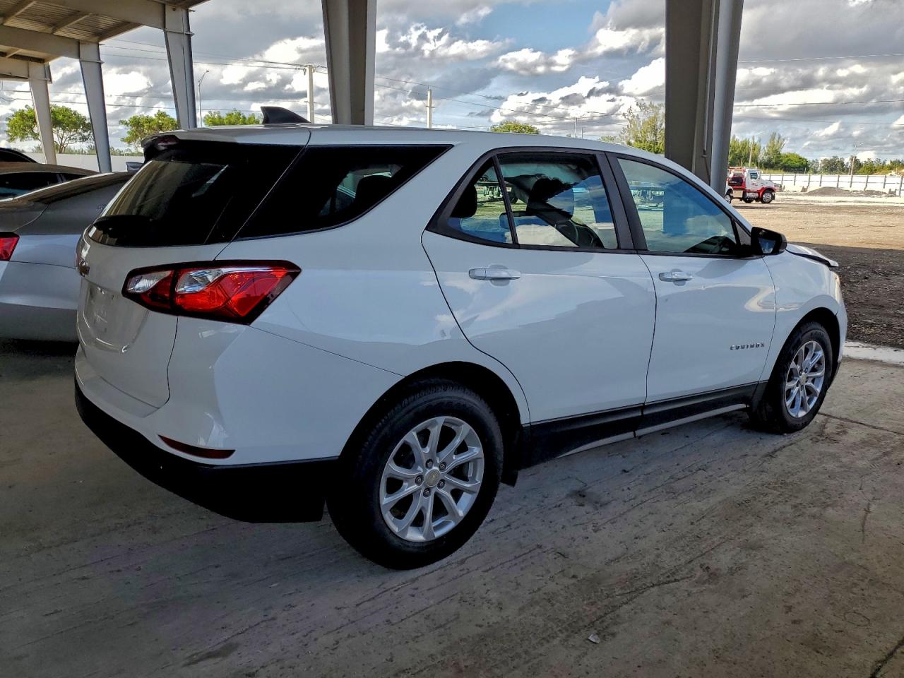 2021 CHEVROLET EQUINOX LS photo 3
