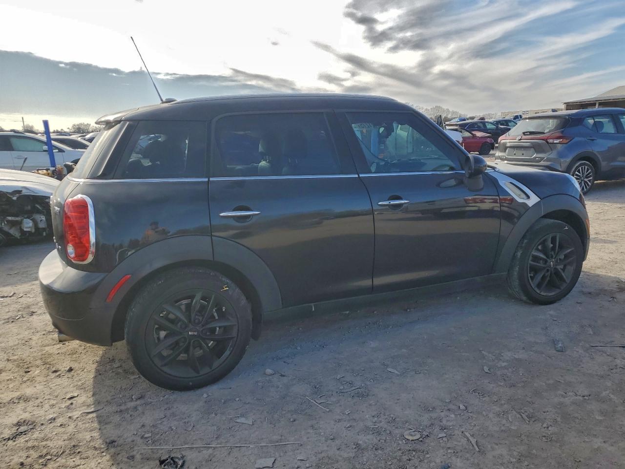 2016 MINI COOPER COUNTRYMAN photo 3
