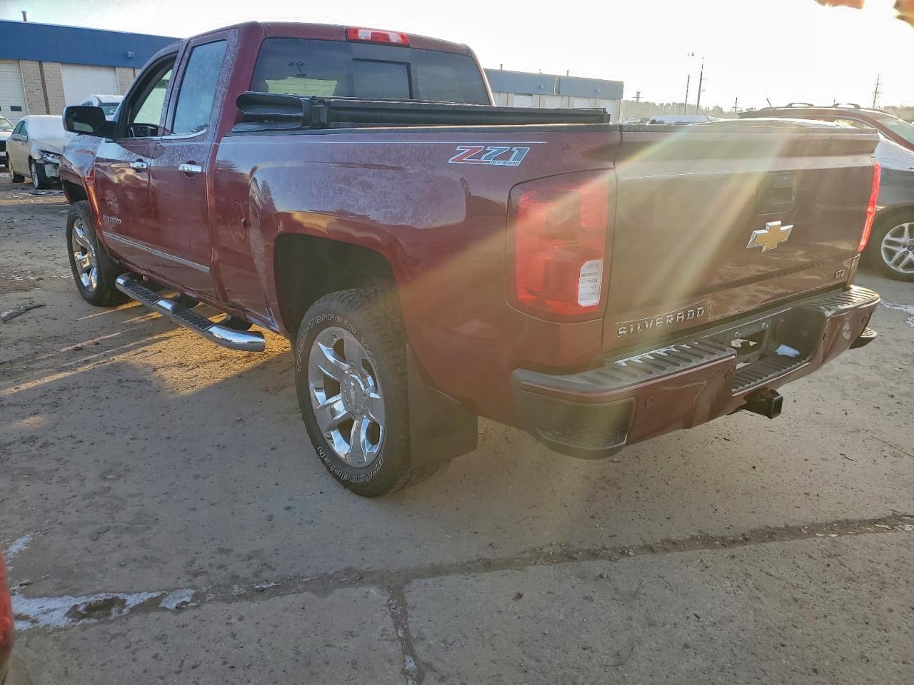 2017 CHEVROLET SILVERADO K1500 LTZ photo 2