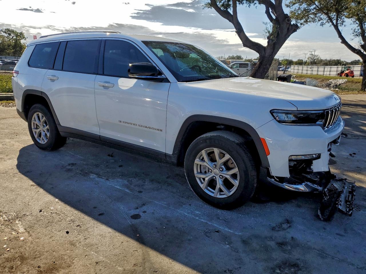 2024 JEEP GRAND CHEROKEE L LIMITED photo 4