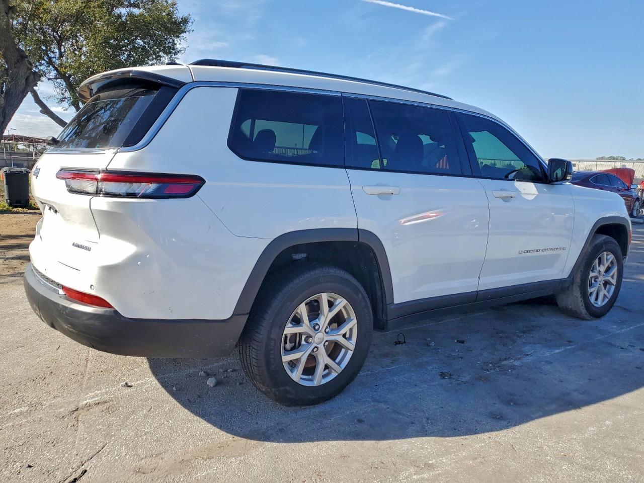 2024 JEEP GRAND CHEROKEE L LIMITED photo 3