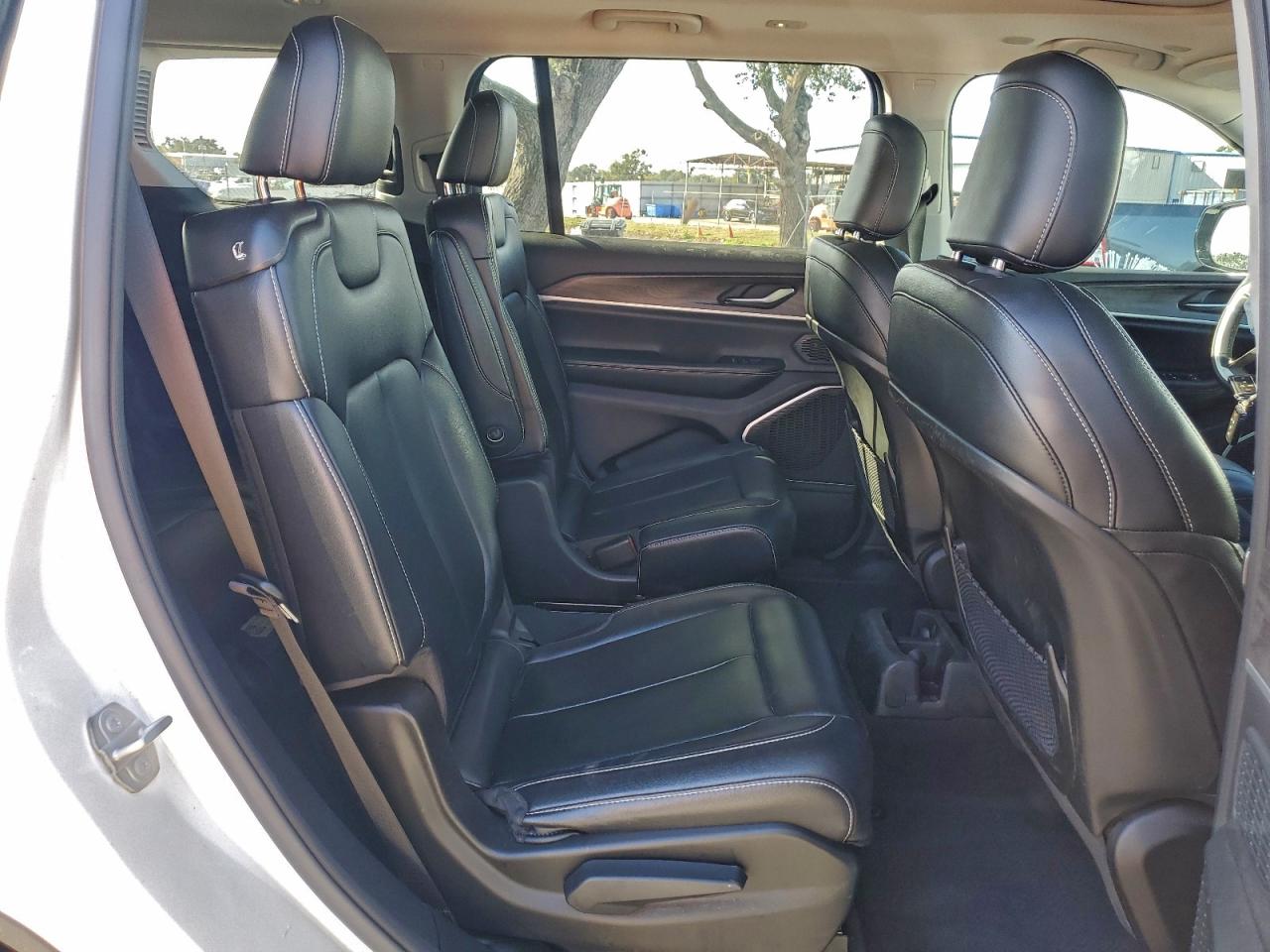 2024 JEEP GRAND CHEROKEE L LIMITED photo 11