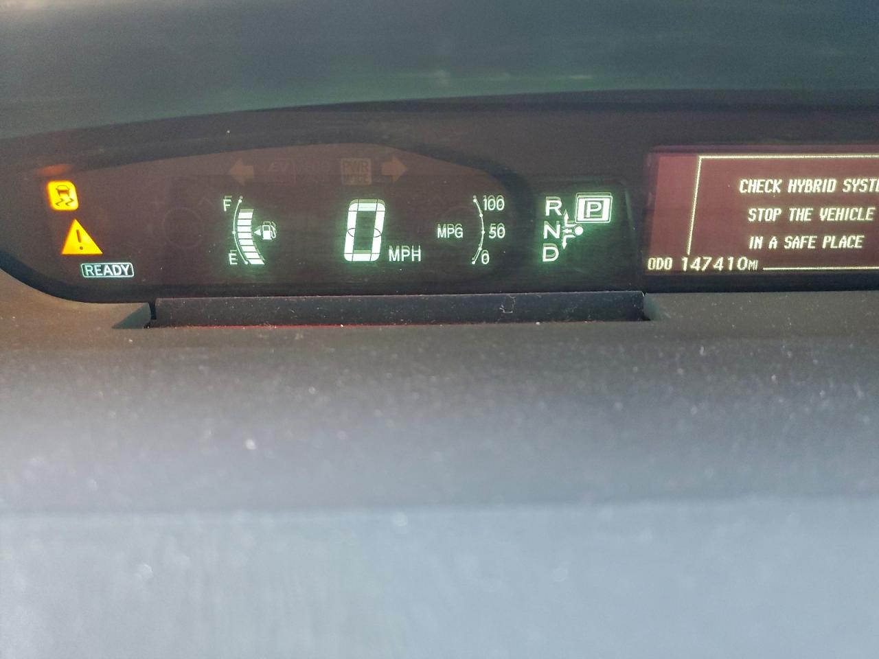 2014 TOYOTA PRIUS photo 9