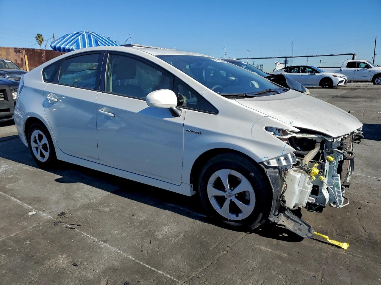 2014 TOYOTA PRIUS photo 4