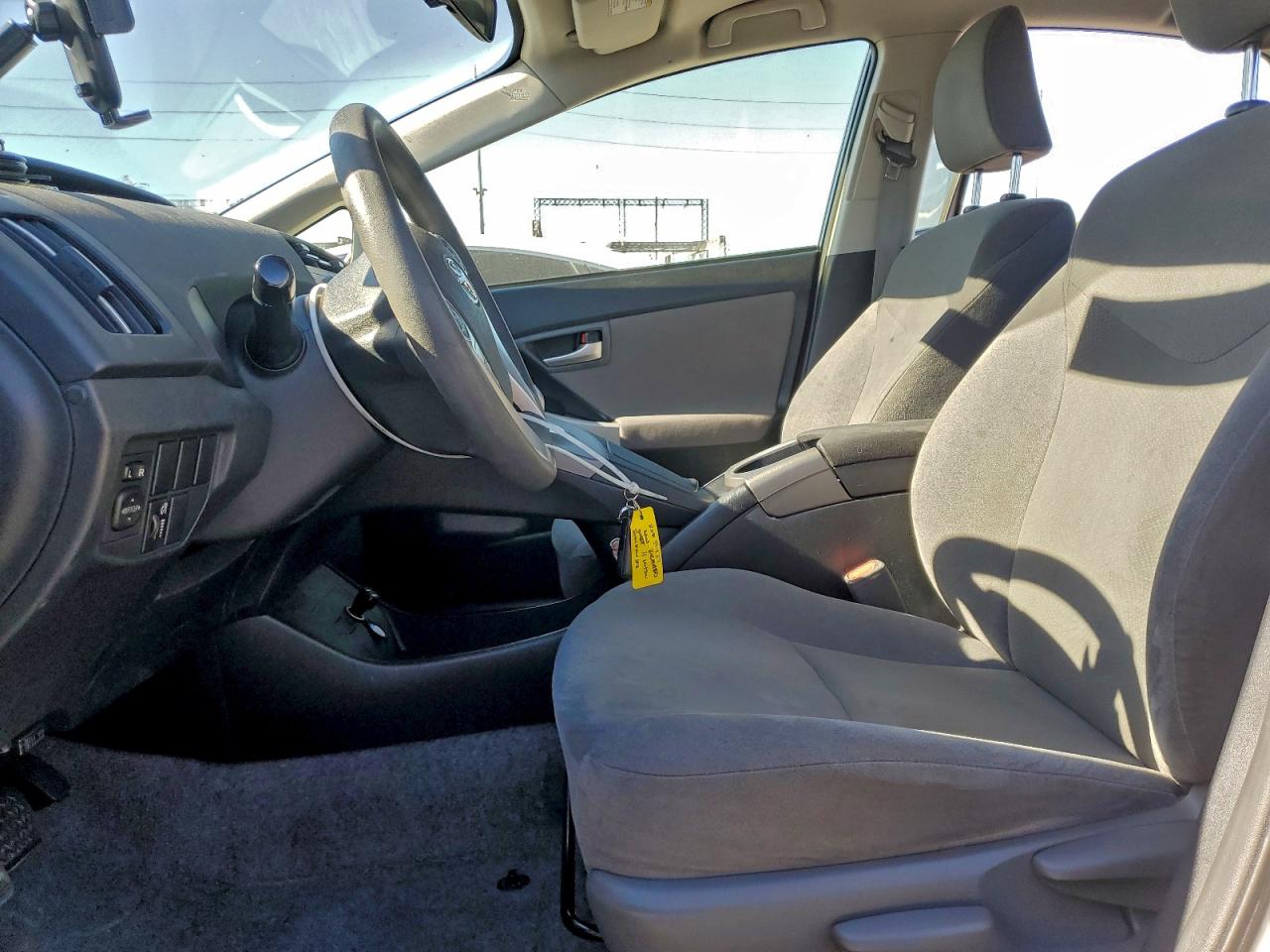 2014 TOYOTA PRIUS photo 7