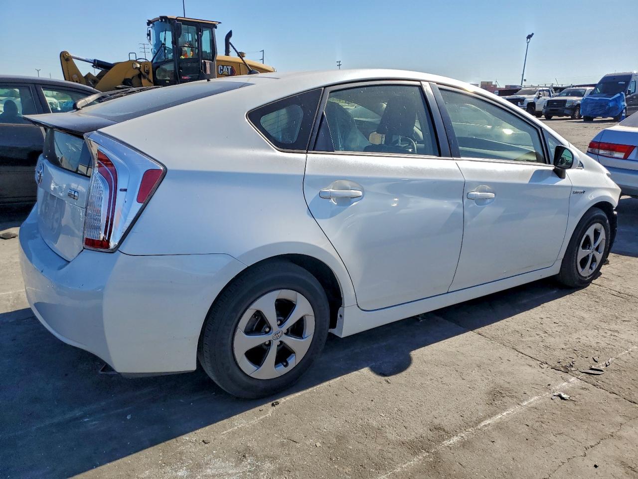 2014 TOYOTA PRIUS photo 3