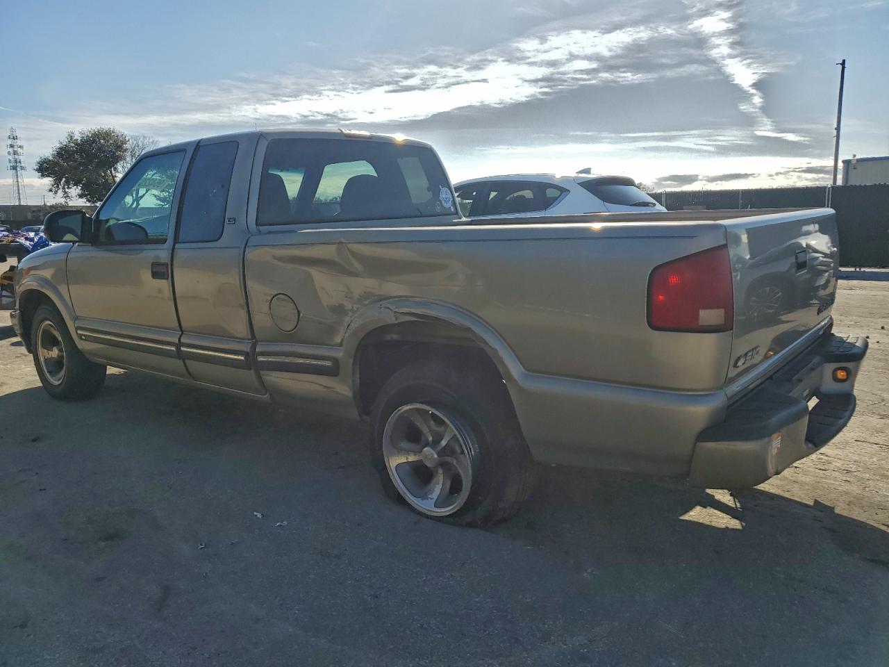 2001 CHEVROLET S TRUCK S10 photo 2