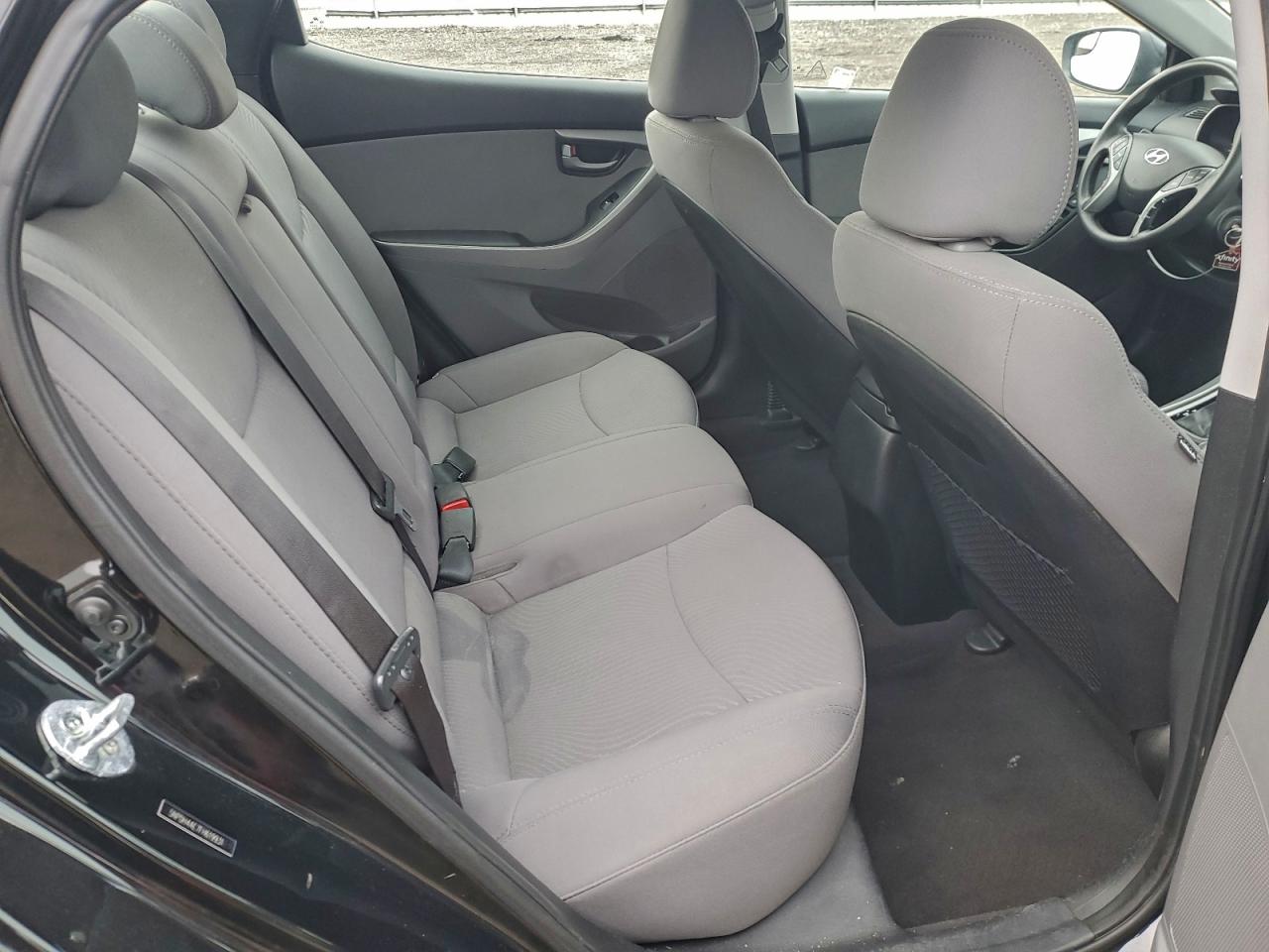 2015 HYUNDAI ELANTRA SE photo 10
