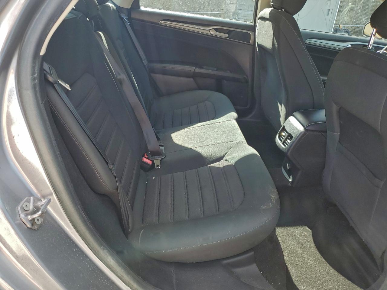 2020 FORD FUSION SE photo 10