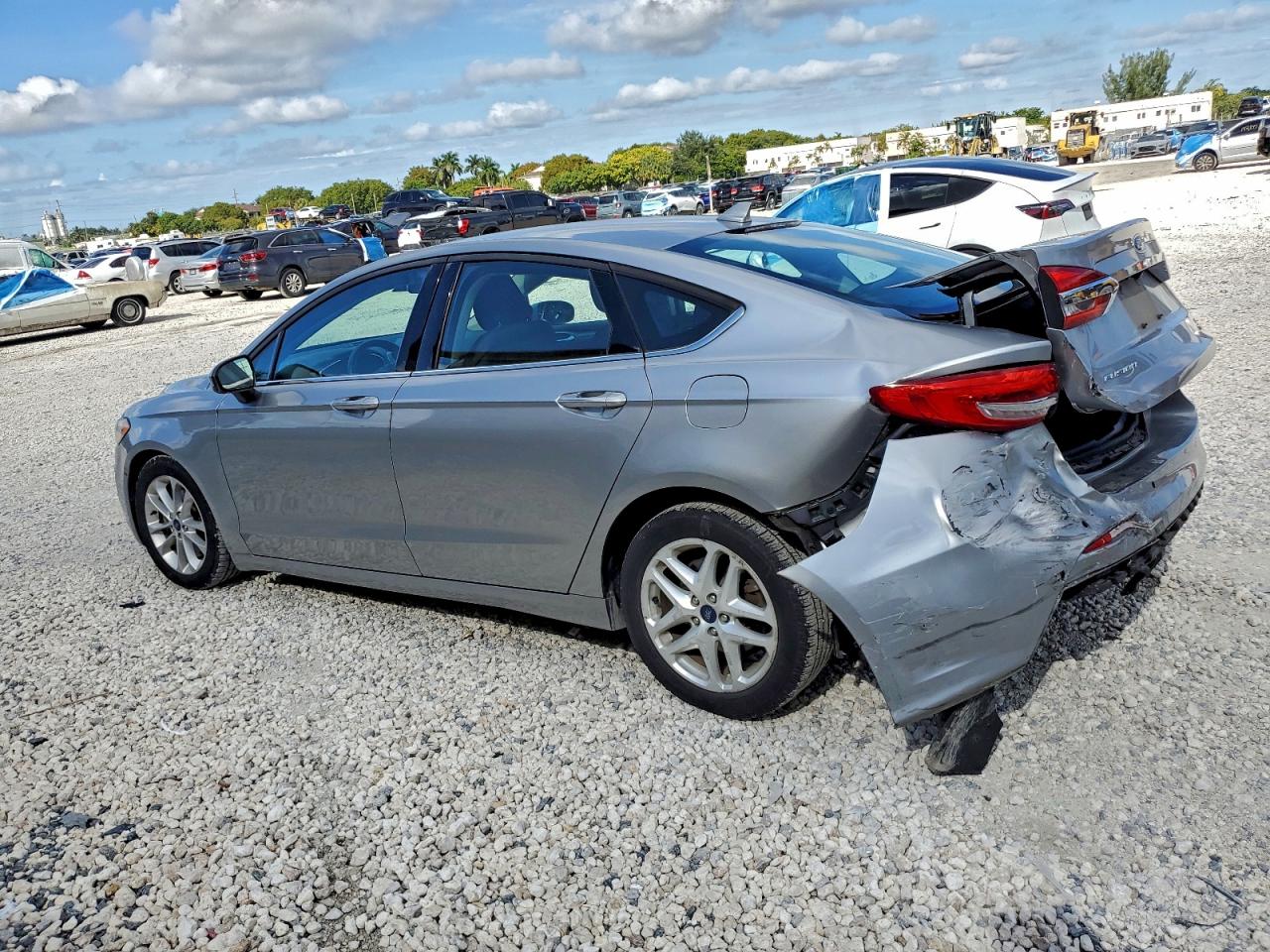 2020 FORD FUSION SE photo 2