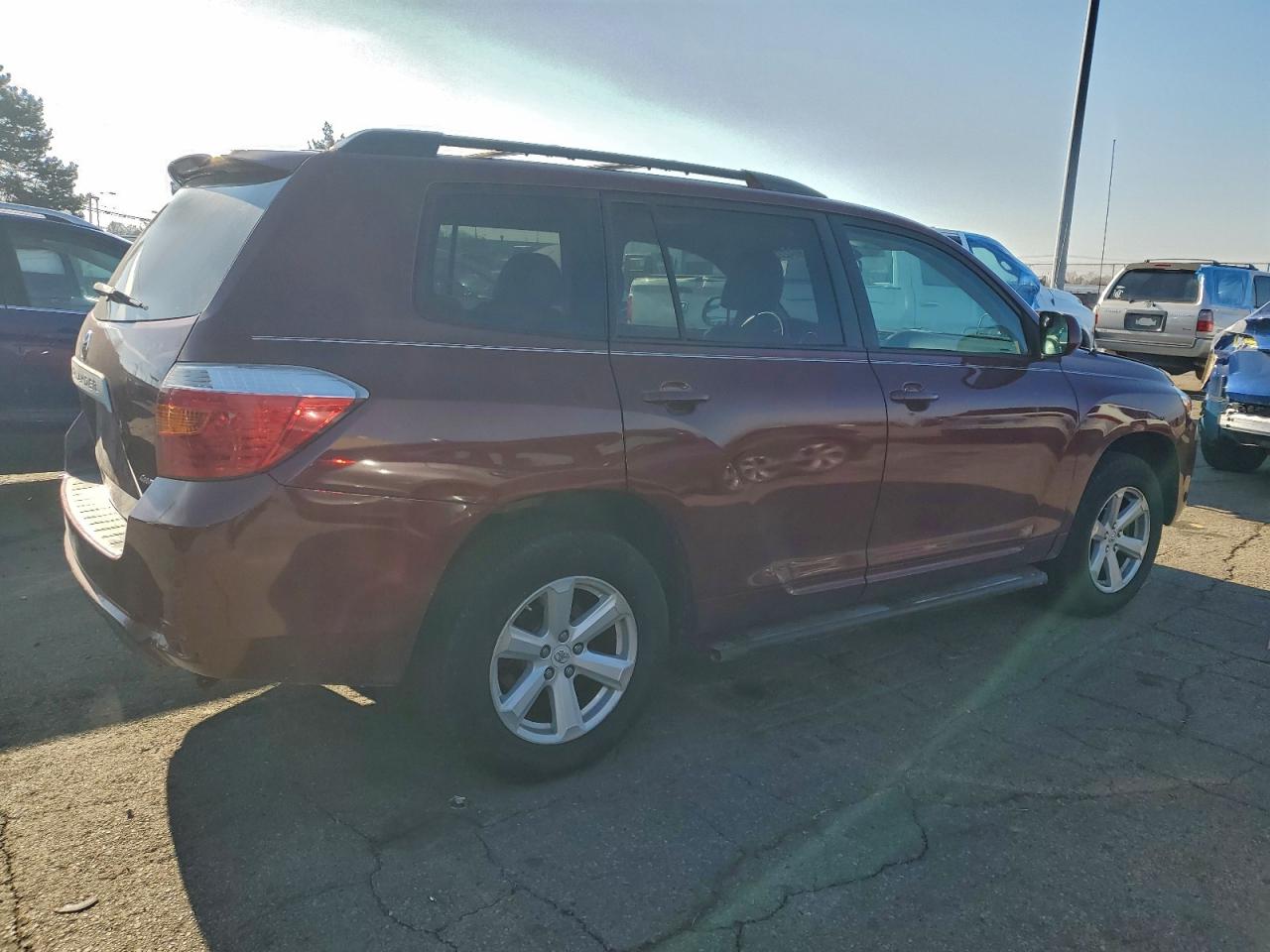 2010 TOYOTA HIGHLANDER photo 3