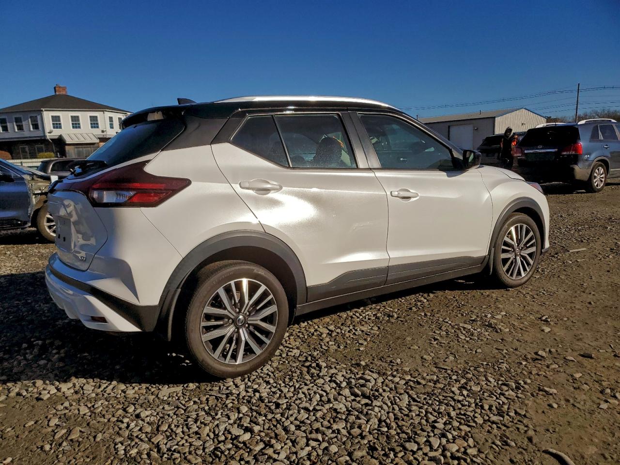 2021 NISSAN KICKS SV photo 3