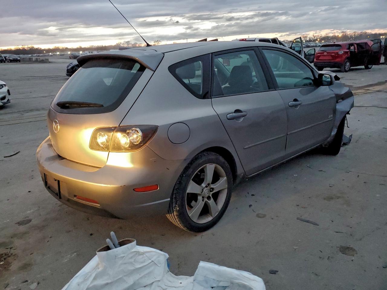 2006 MAZDA 3 HATCHBACK photo 3