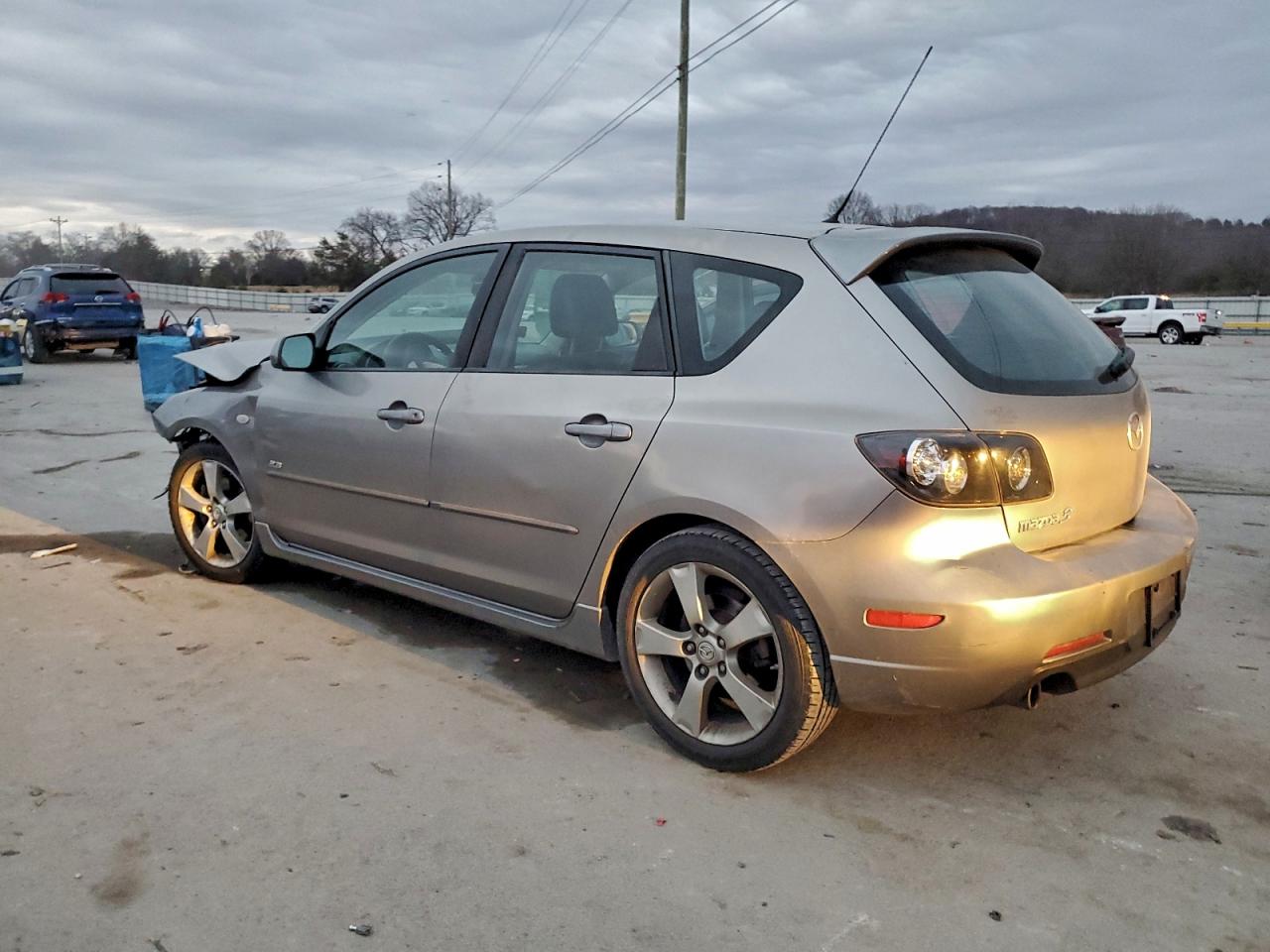 2006 MAZDA 3 HATCHBACK photo 2