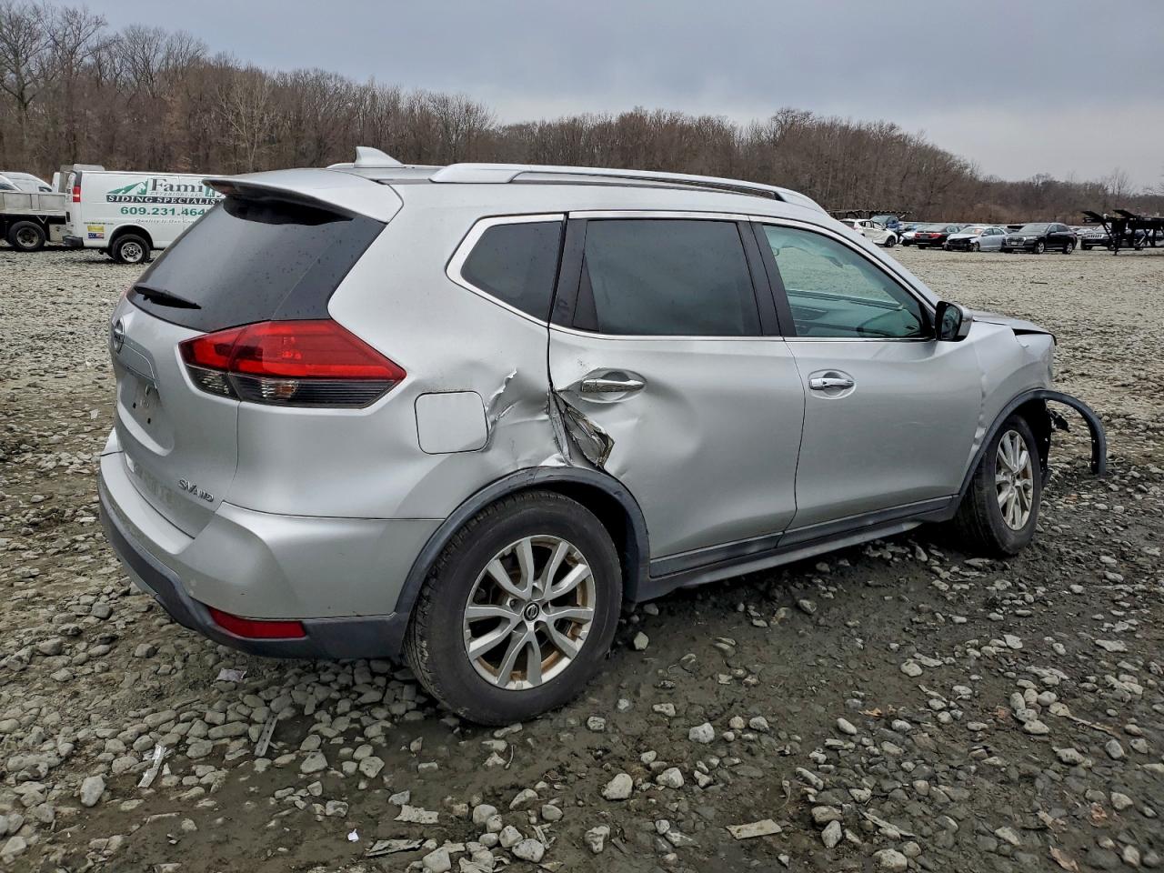 2018 NISSAN ROGUE S photo 3