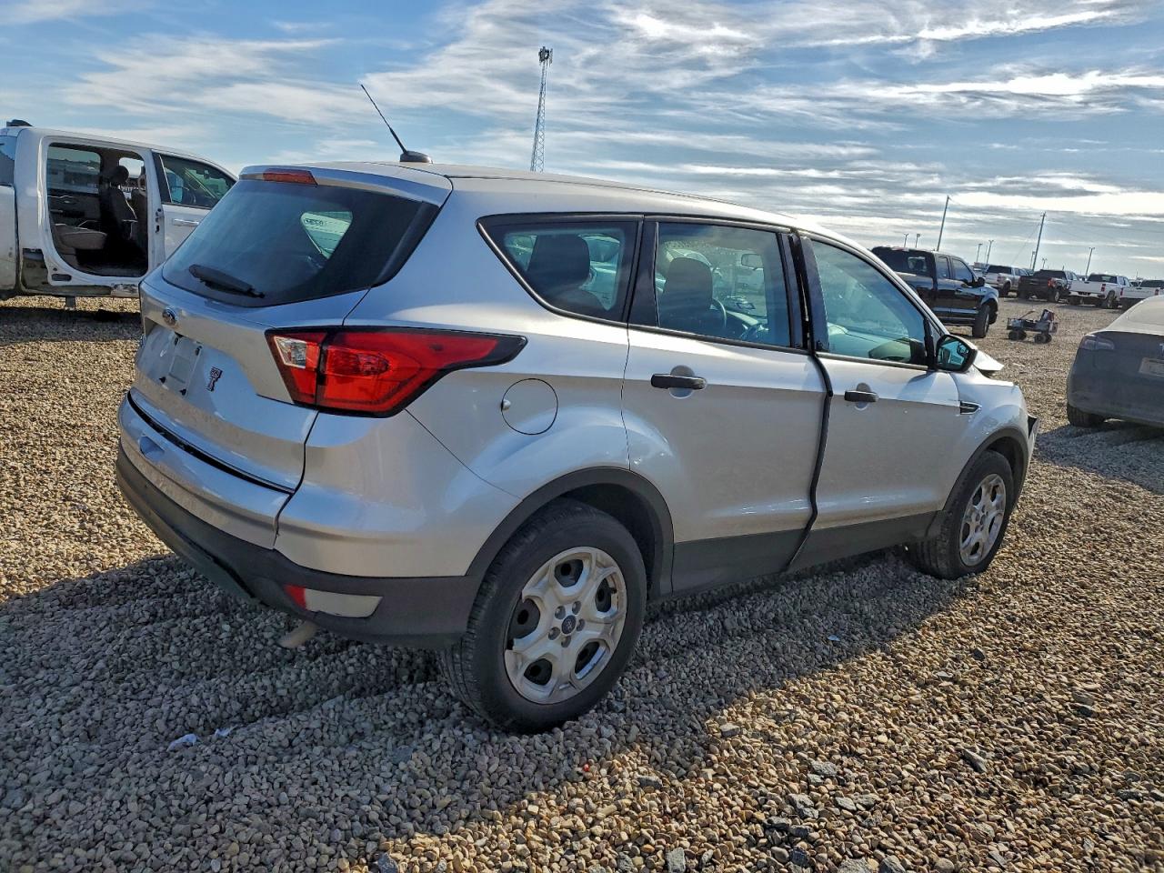 2019 FORD ESCAPE S photo 3