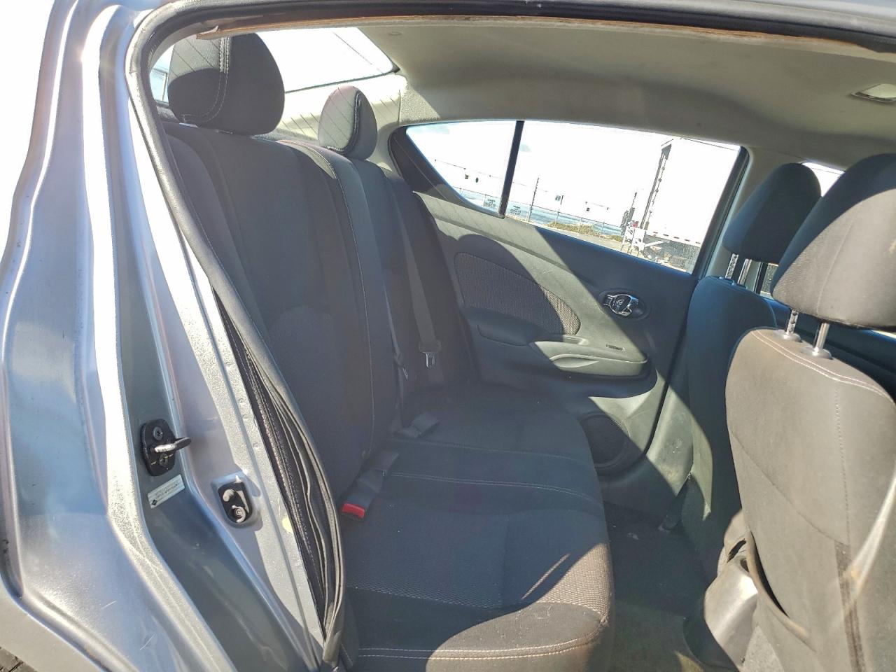 2014 NISSAN VERSA S photo 10