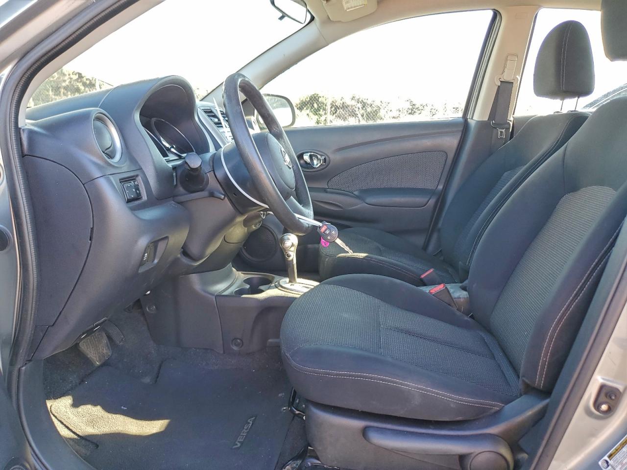 2014 NISSAN VERSA S photo 7