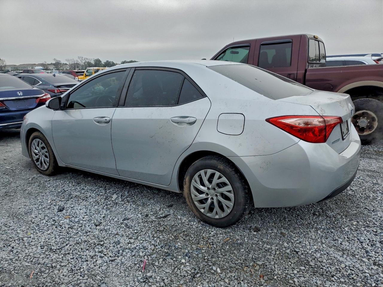 2019 TOYOTA COROLLA L photo 2