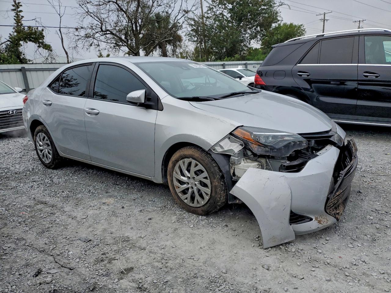 2019 TOYOTA COROLLA L photo 4