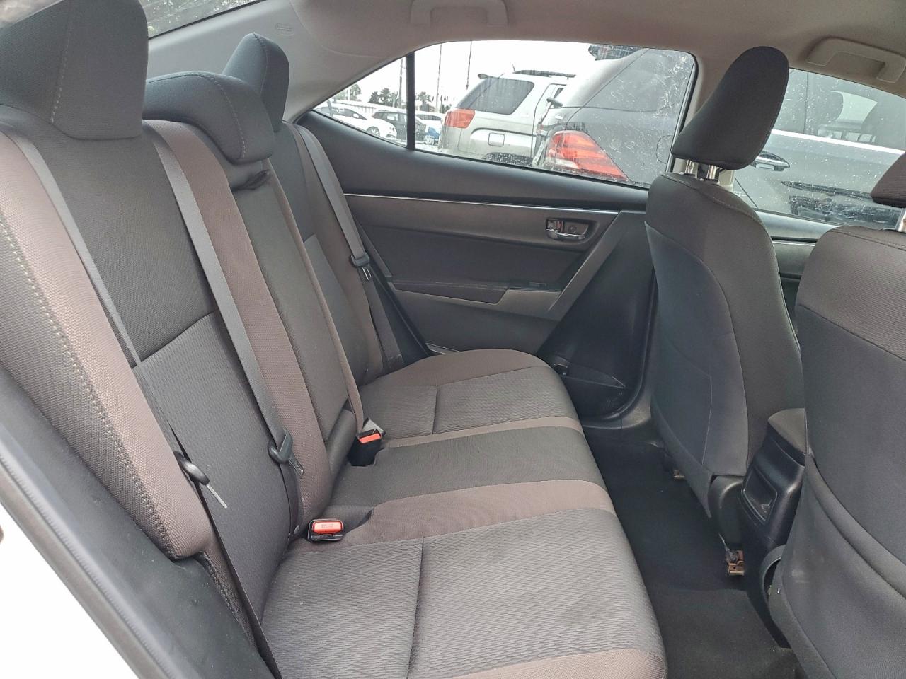 2019 TOYOTA COROLLA L photo 10