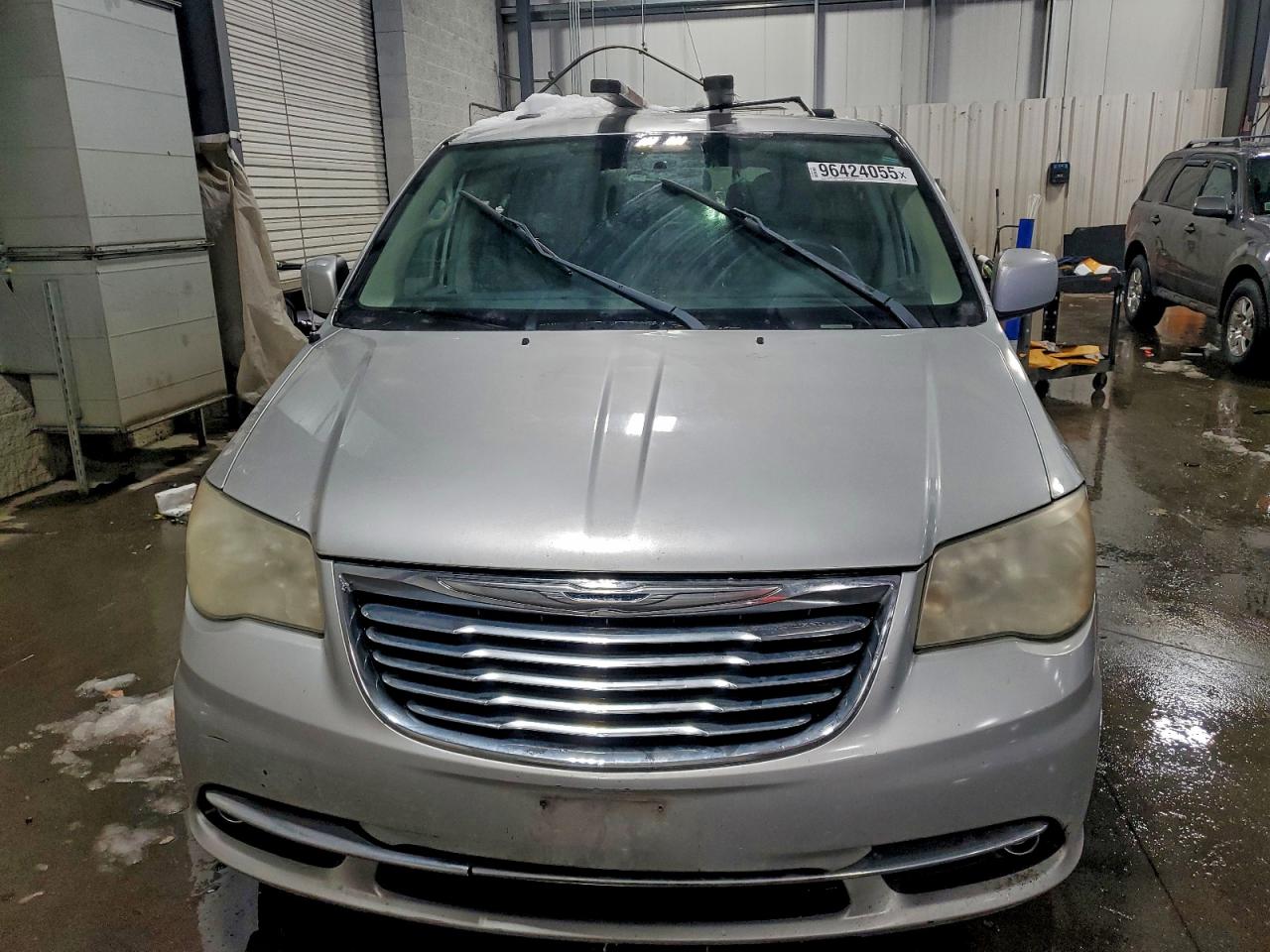 2011 CHRYSLER TOWN & COUNTRY TOURING photo 5