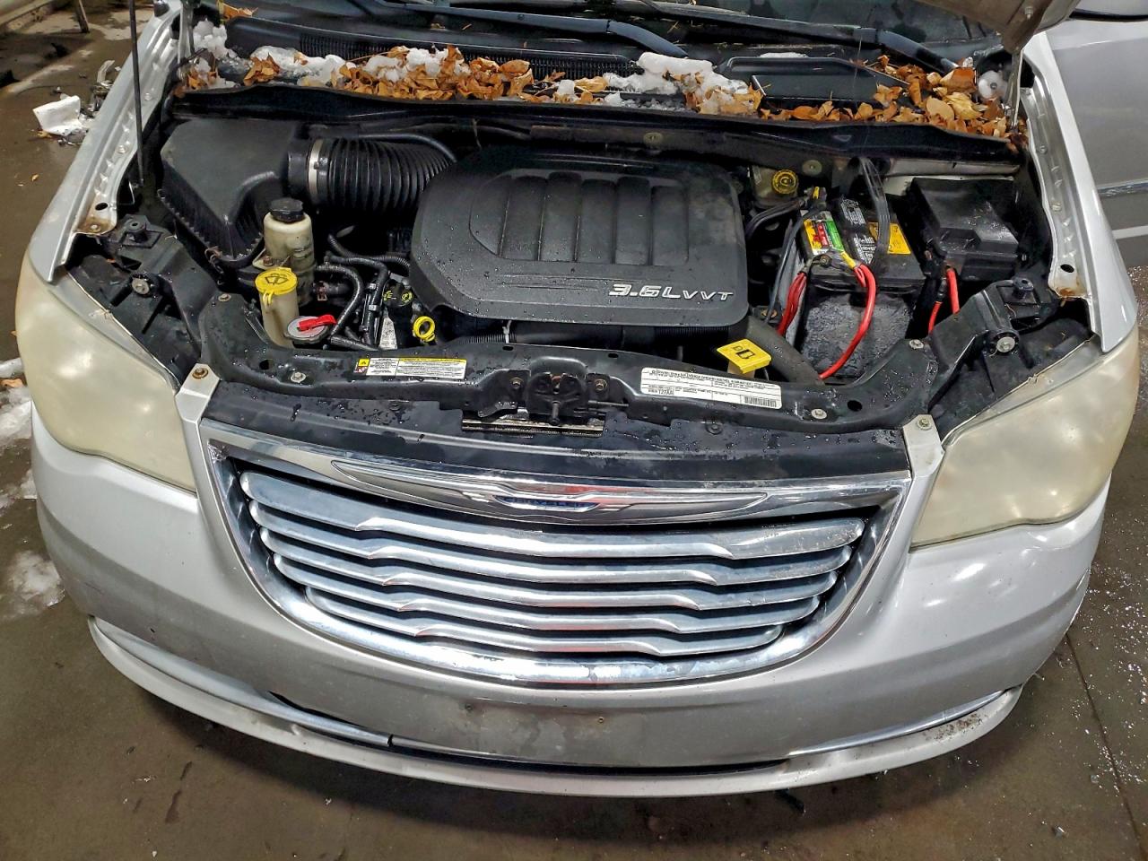 2011 CHRYSLER TOWN & COUNTRY TOURING photo 12