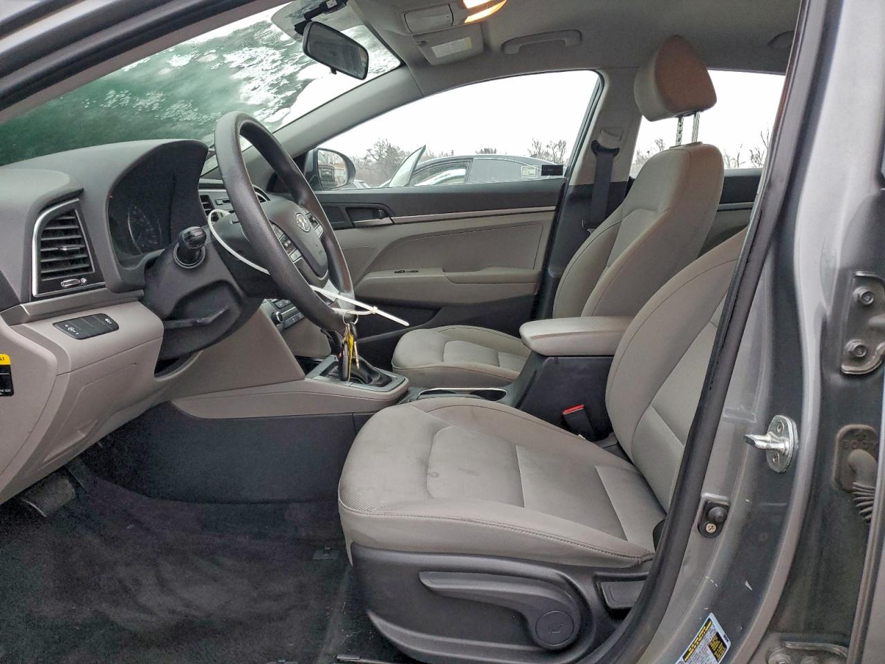2017 HYUNDAI ELANTRA SE photo 7