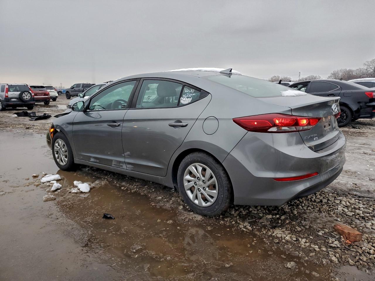 2017 HYUNDAI ELANTRA SE photo 2