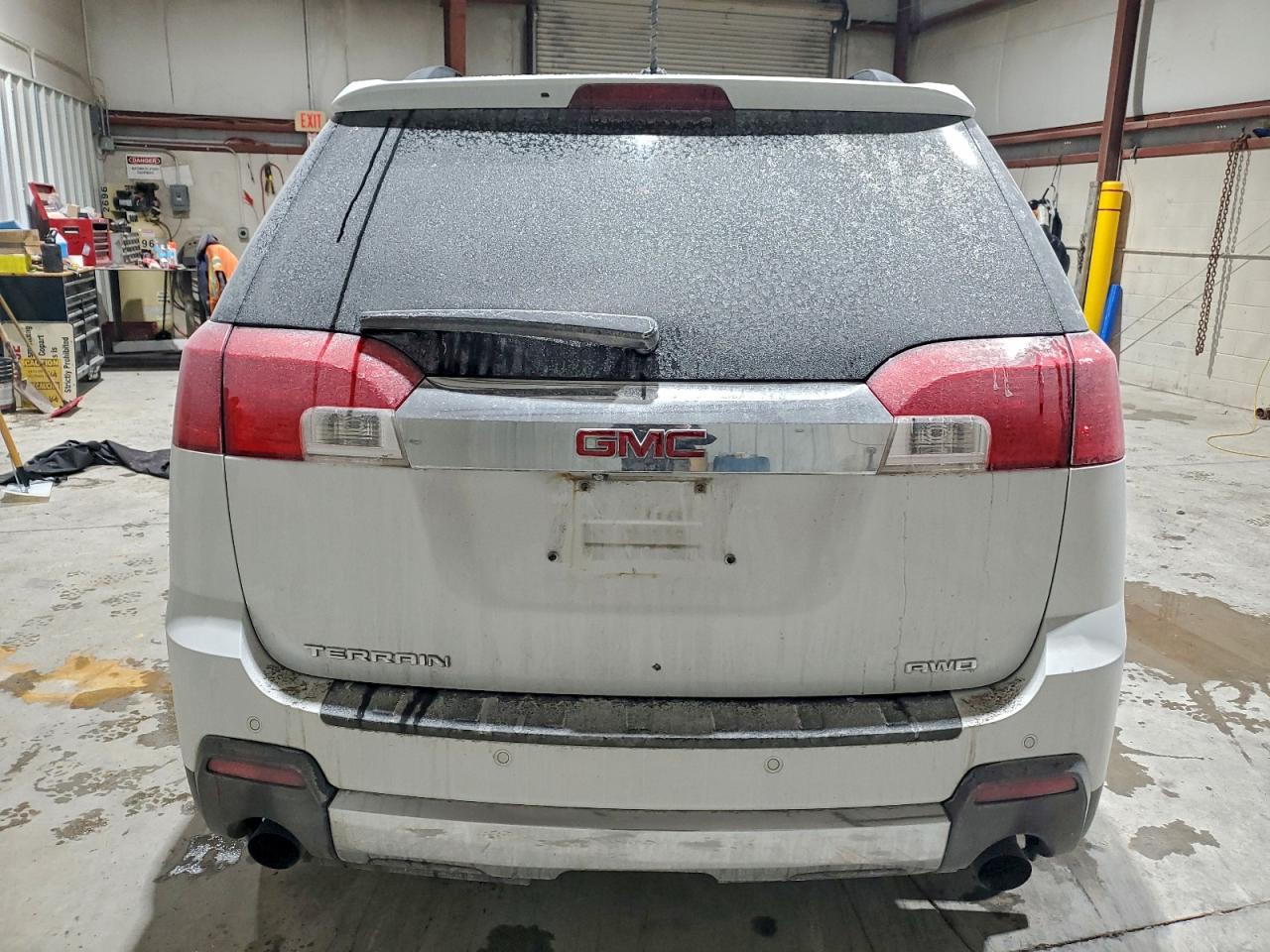 2015 GMC TERRAIN SLT photo 16