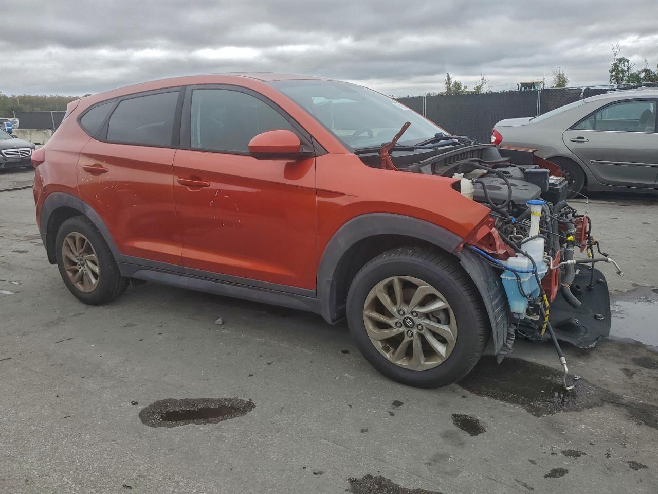 2016 HYUNDAI TUCSON SE photo 4