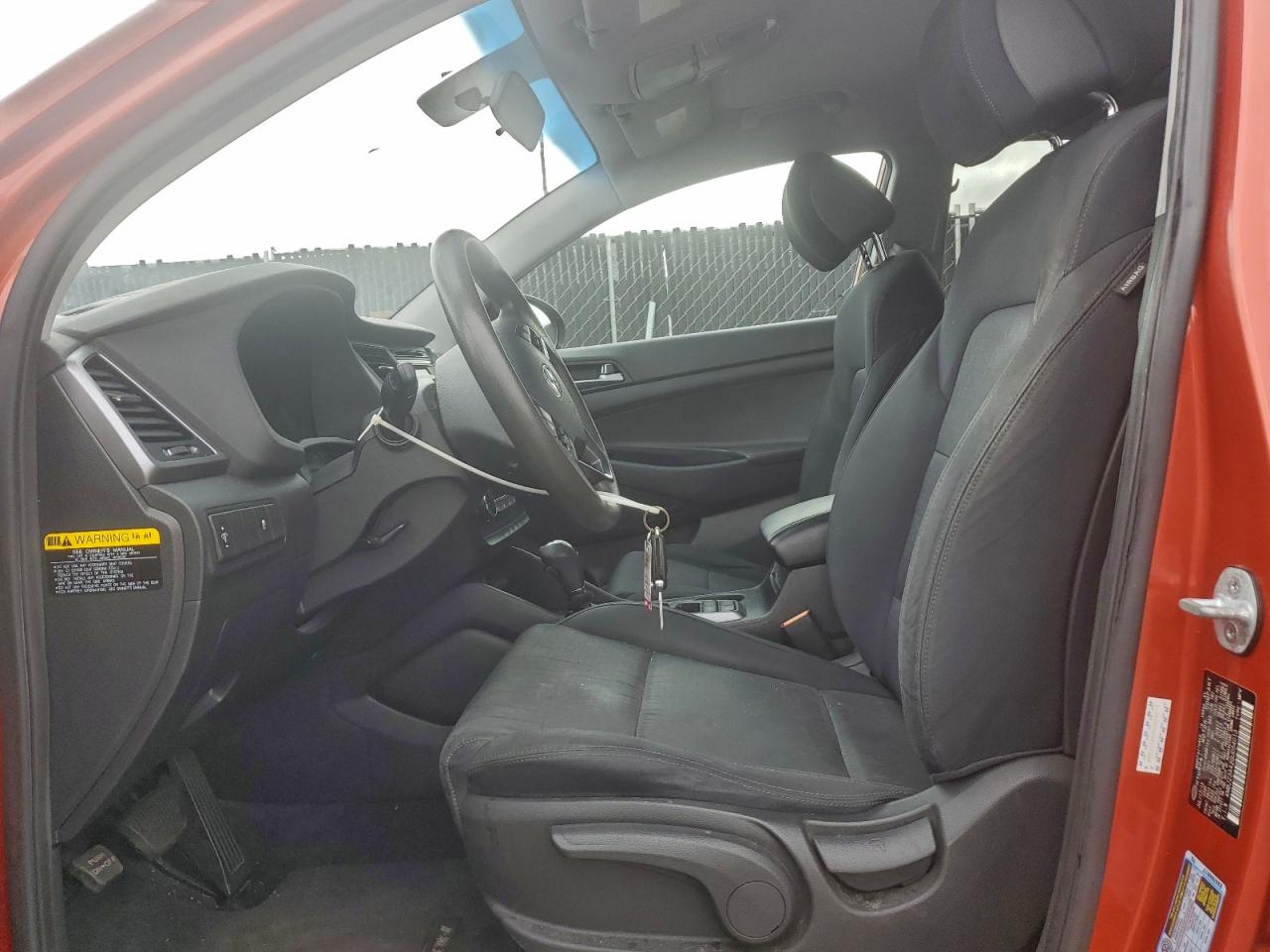 2016 HYUNDAI TUCSON SE photo 7