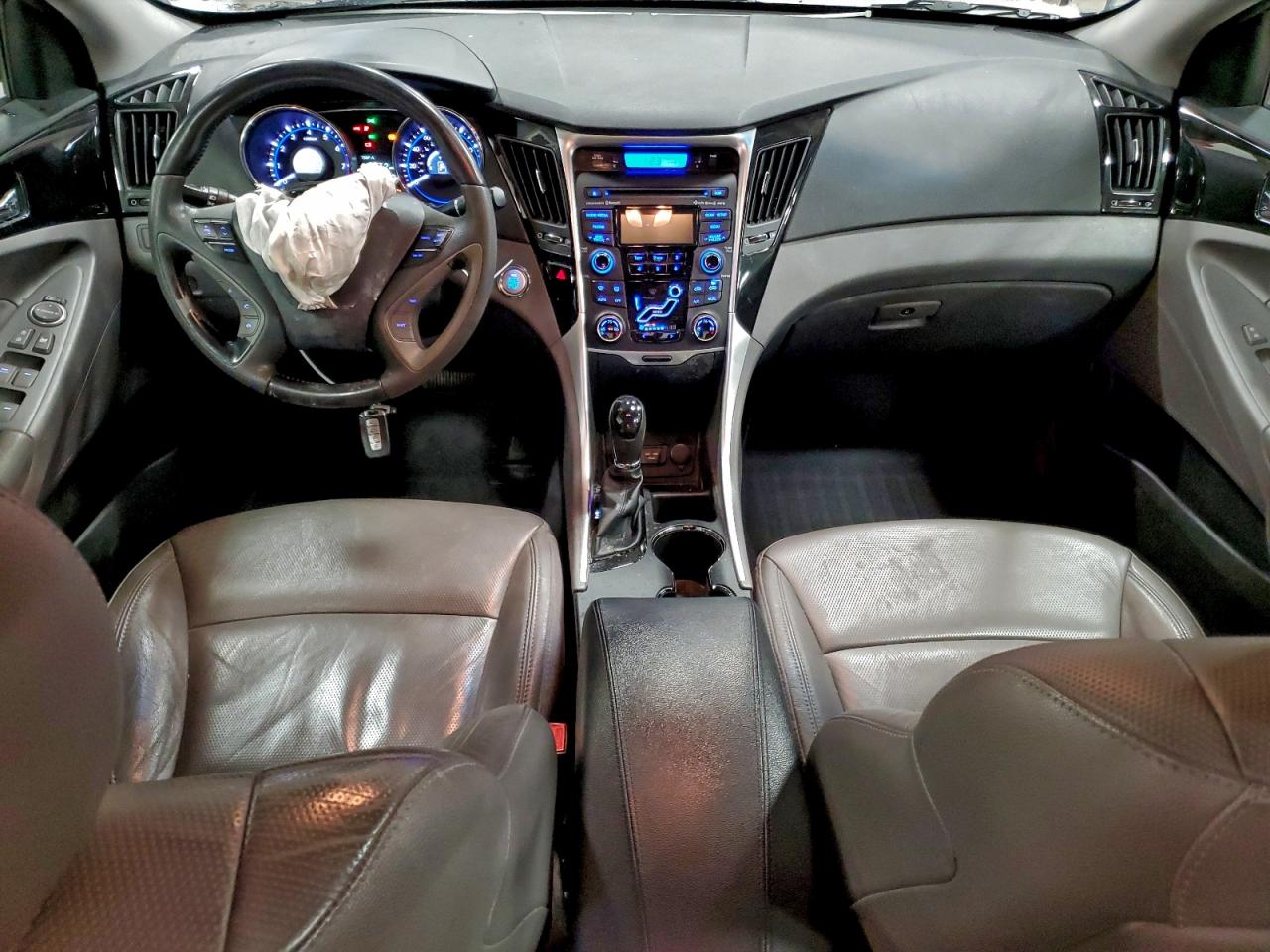 2013 HYUNDAI SONATA SE photo 8