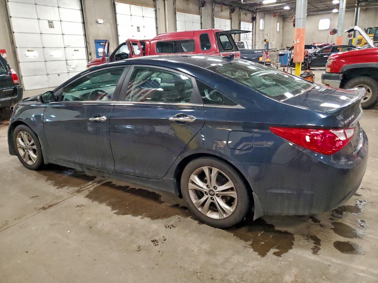 2013 HYUNDAI SONATA SE photo 2