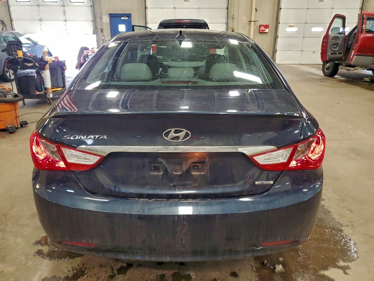 2013 HYUNDAI SONATA SE photo 6
