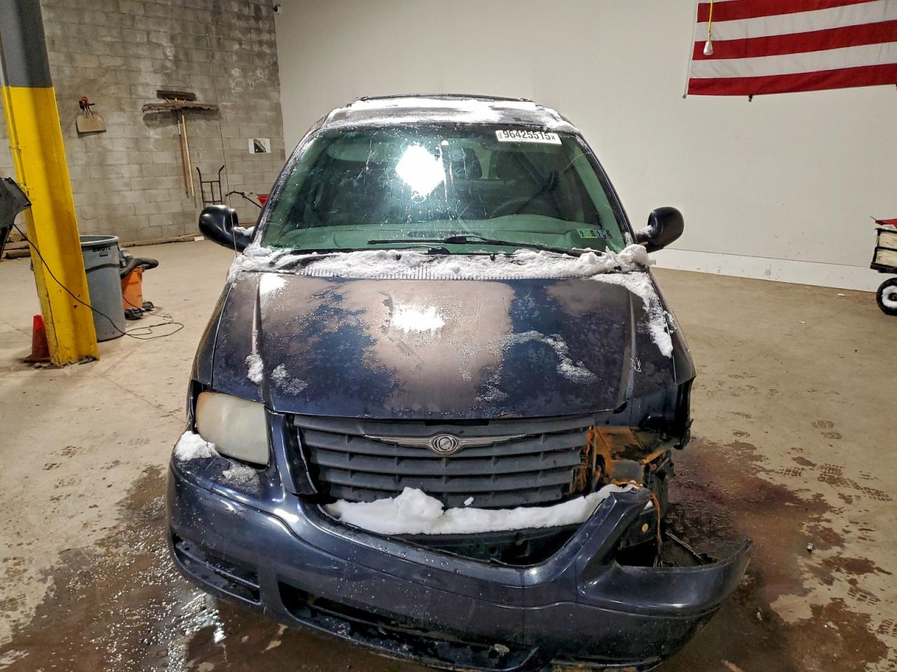 2007 CHRYSLER TOWN & COUNTRY LX photo 5