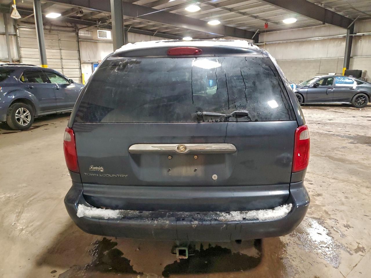 2007 CHRYSLER TOWN & COUNTRY LX photo 6