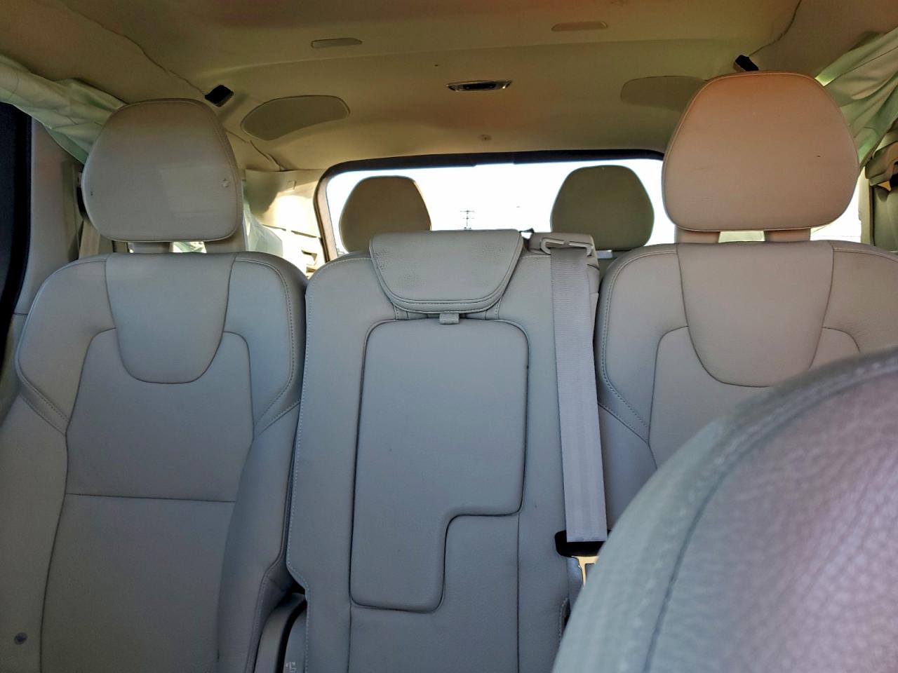 2021 VOLVO XC90 T6 MOMENTUM photo 10